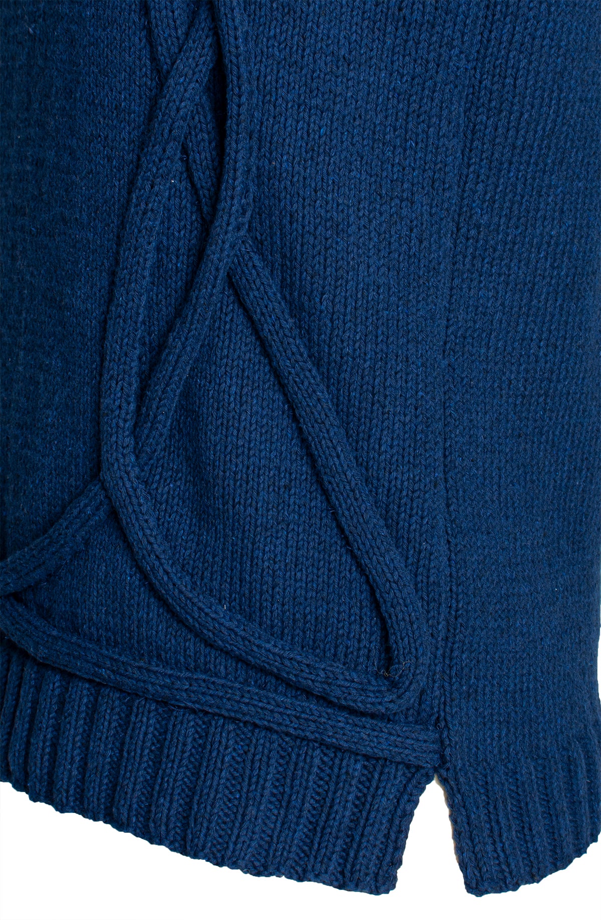 Caia Sculptural in Navy Blue – Hand-Knitted in Organic Cotton